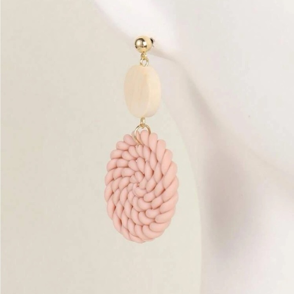 New baby pink drop earrings - Picture 4 of 6